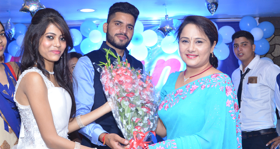 Mr. & Ms.Esperanza title given to the freshers of MBA by executive director Dr. Sarvjeet Kaur